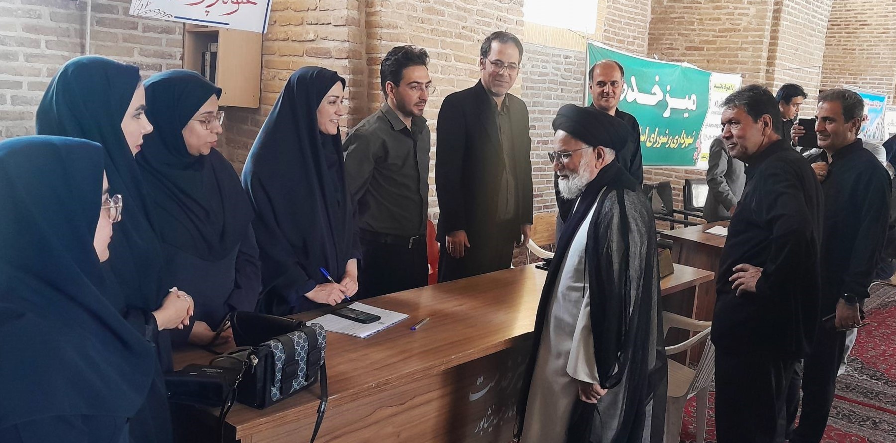 میز ارتباطات مردمی دانشگاه علوم پزشکی نیشابور با حضور مسئولان معاونت تحقیقات و فناوری برگزار شد